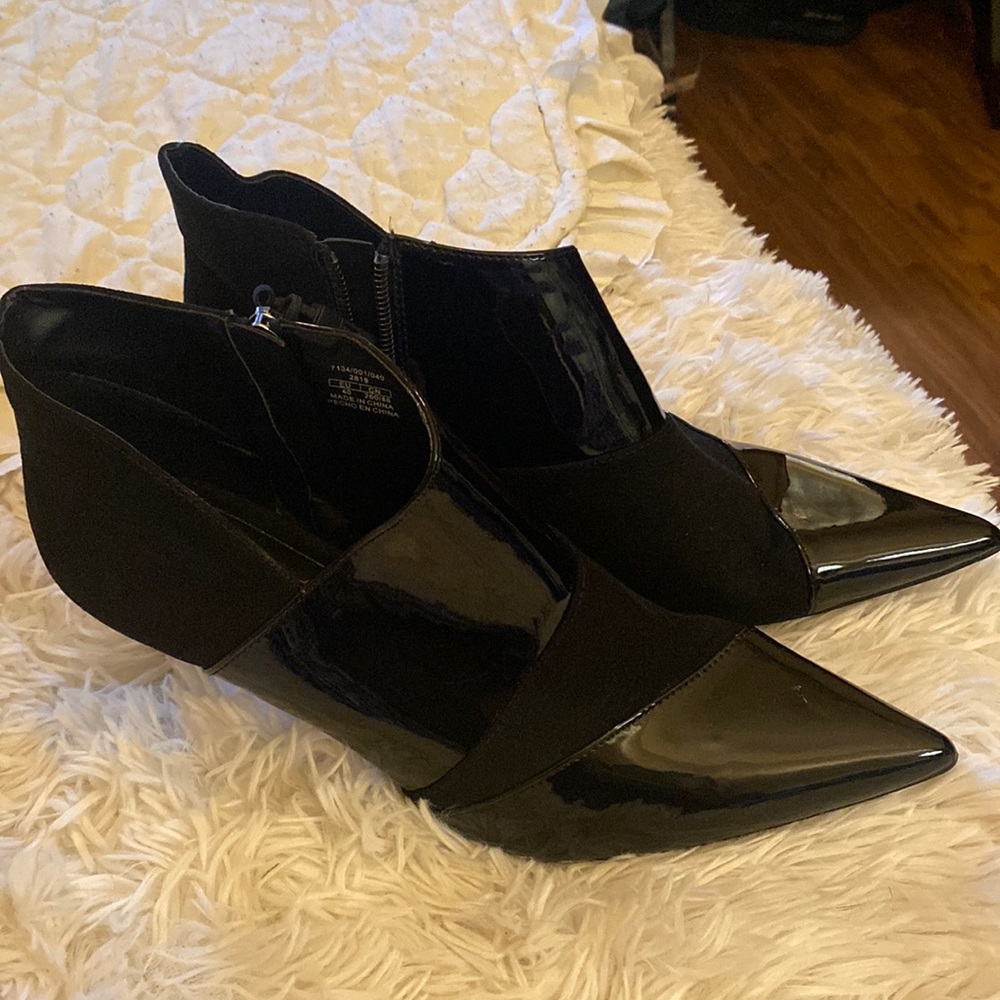 Black patent and suede Zara heeled boot